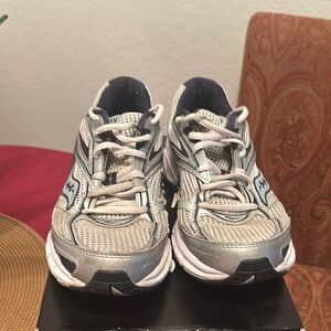 Saucony Silver and Black Grid Marauder 3 Sneakers